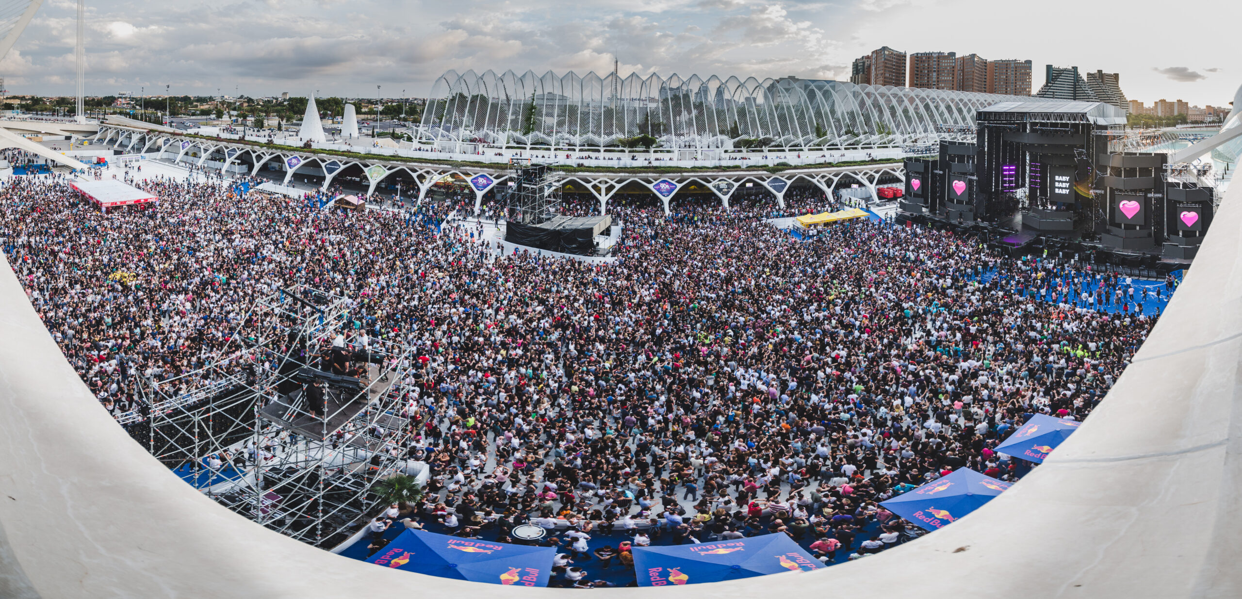 Love the 90 Valencia 2025